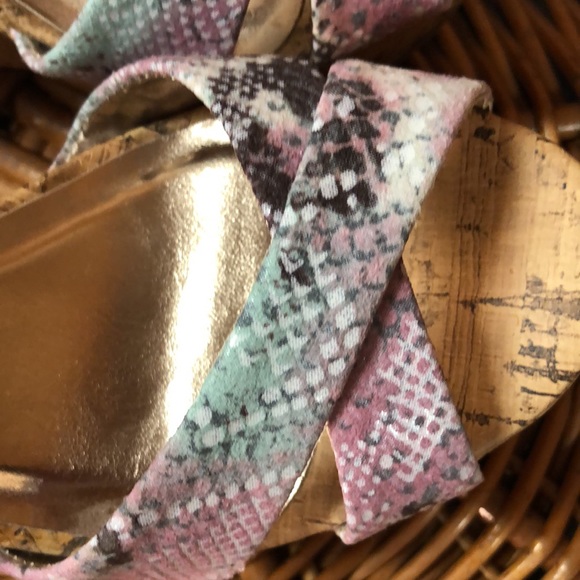 Madden girl - Picture 5 of 7